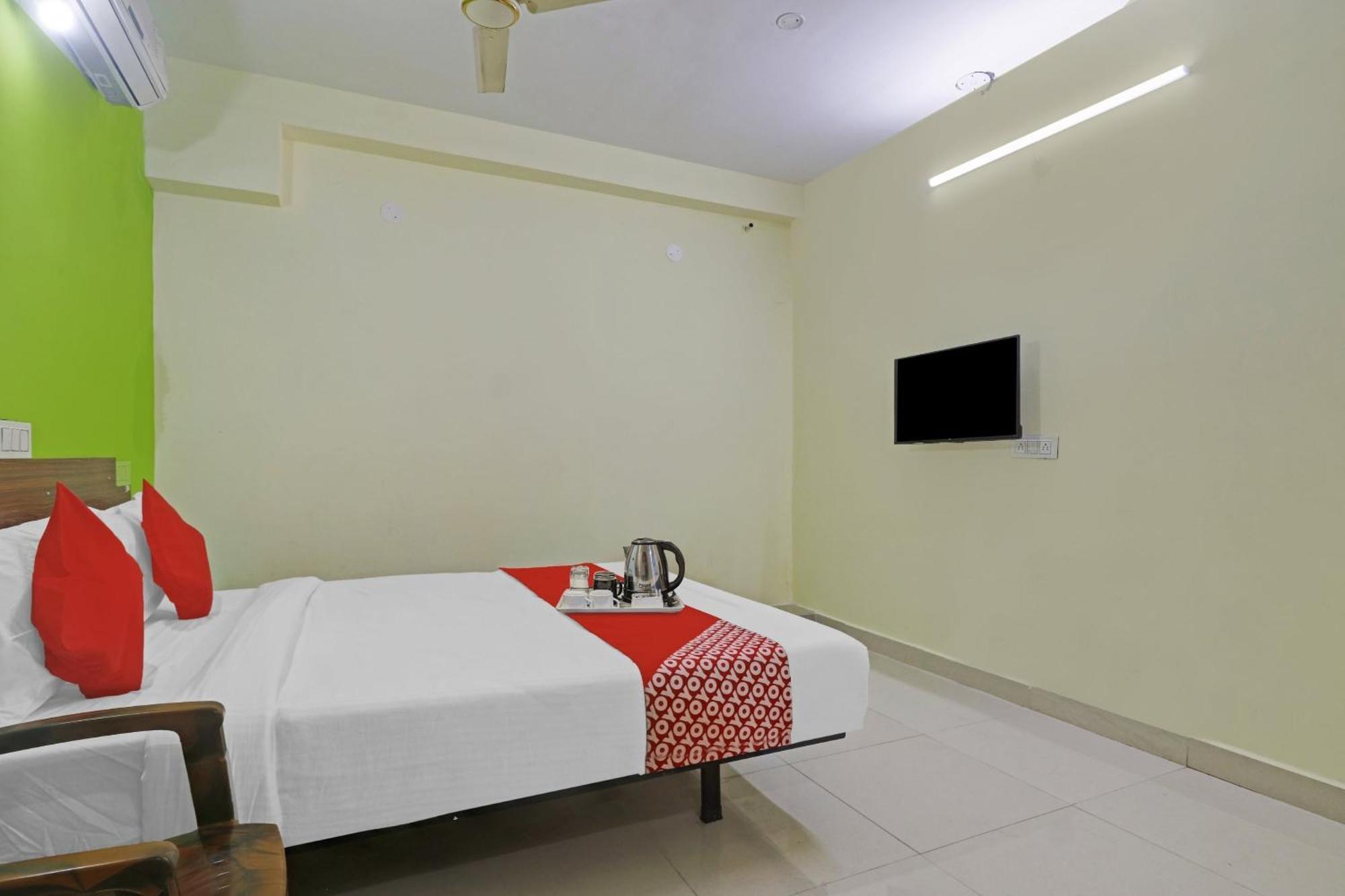 Super Hotel O Dk Reddy Square Hyderabad Eksteriør bilde