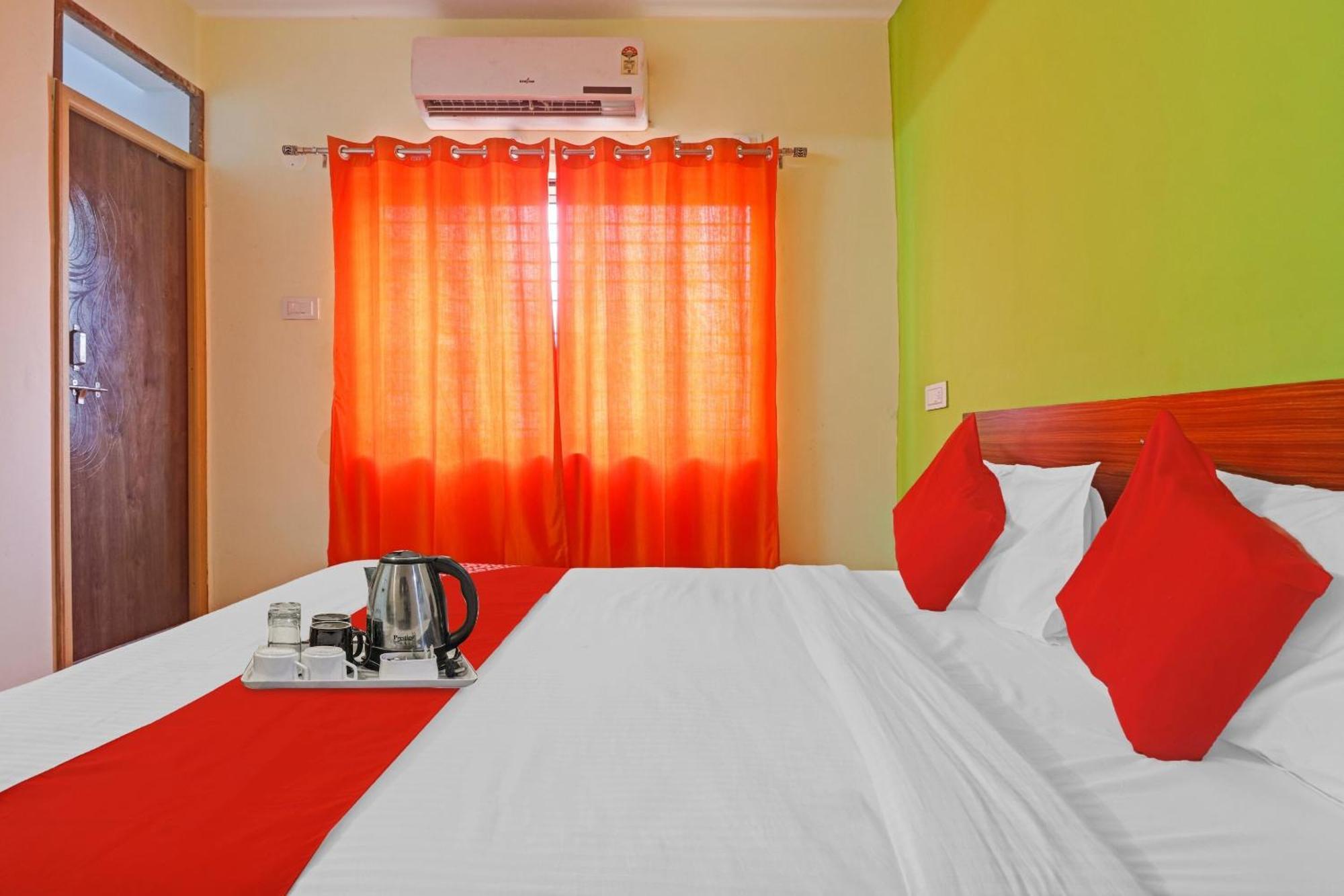 Super Hotel O Dk Reddy Square Hyderabad Eksteriør bilde